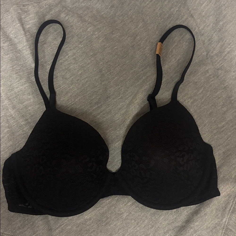 Victoria’s Secret PINK Black Lace Underwire T-Shirt Bra. NWT. - Picture 1 of 4